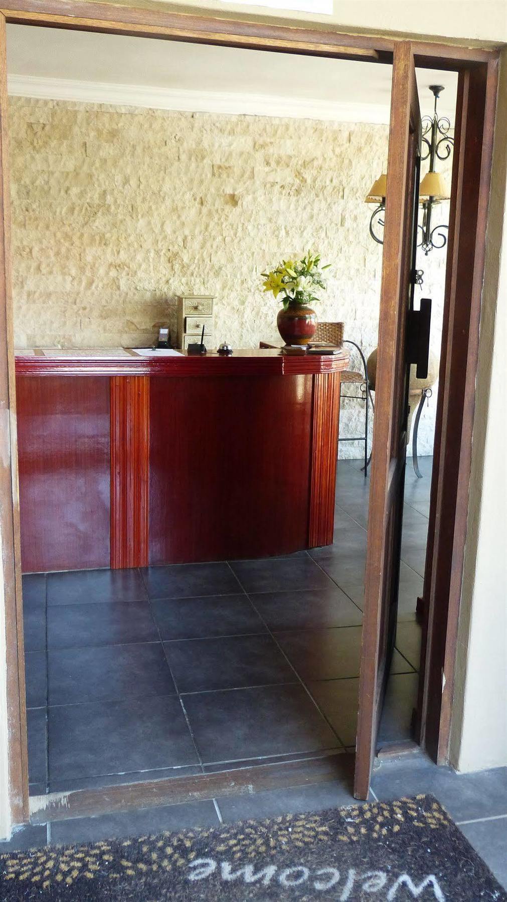 African Sands Guesthouse Load Shedding Free บลูมฟอนเทน ภายนอก รูปภาพ