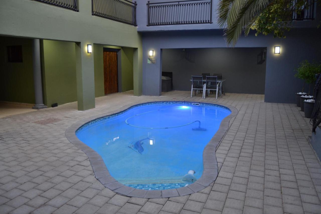 African Sands Guesthouse Load Shedding Free บลูมฟอนเทน ภายนอก รูปภาพ