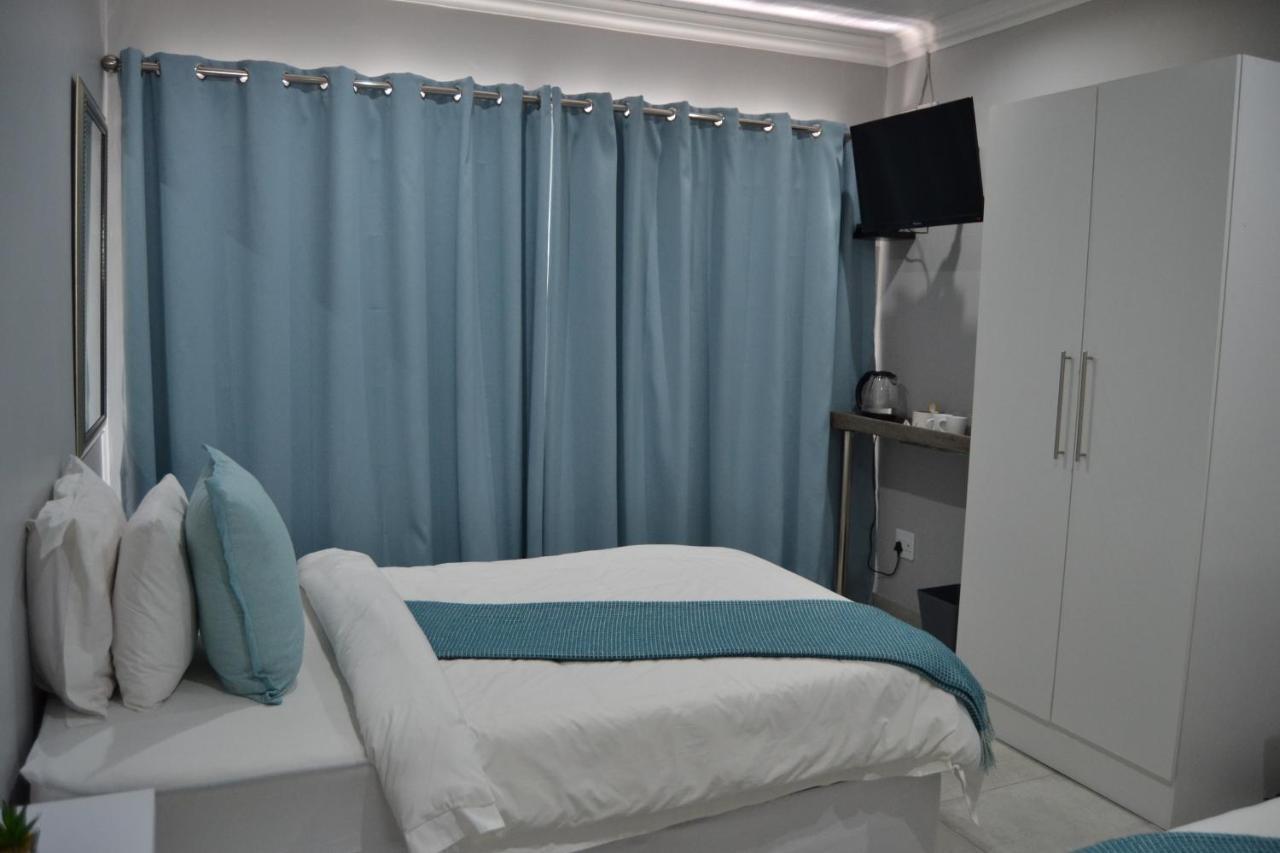 African Sands Guesthouse Load Shedding Free บลูมฟอนเทน ภายนอก รูปภาพ