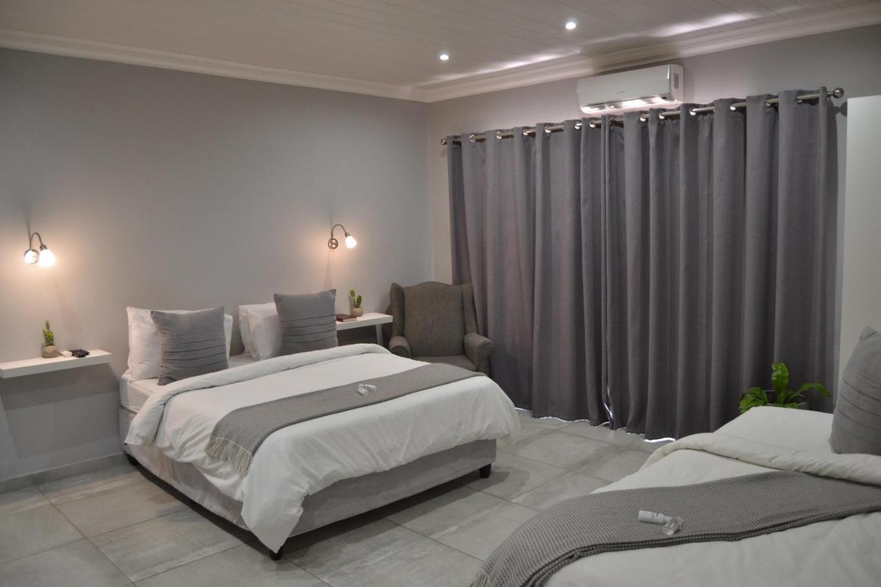 African Sands Guesthouse Load Shedding Free บลูมฟอนเทน ภายนอก รูปภาพ
