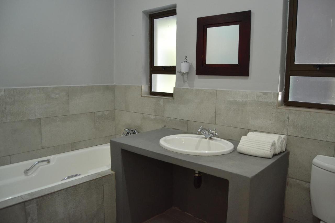 African Sands Guesthouse Load Shedding Free บลูมฟอนเทน ภายนอก รูปภาพ