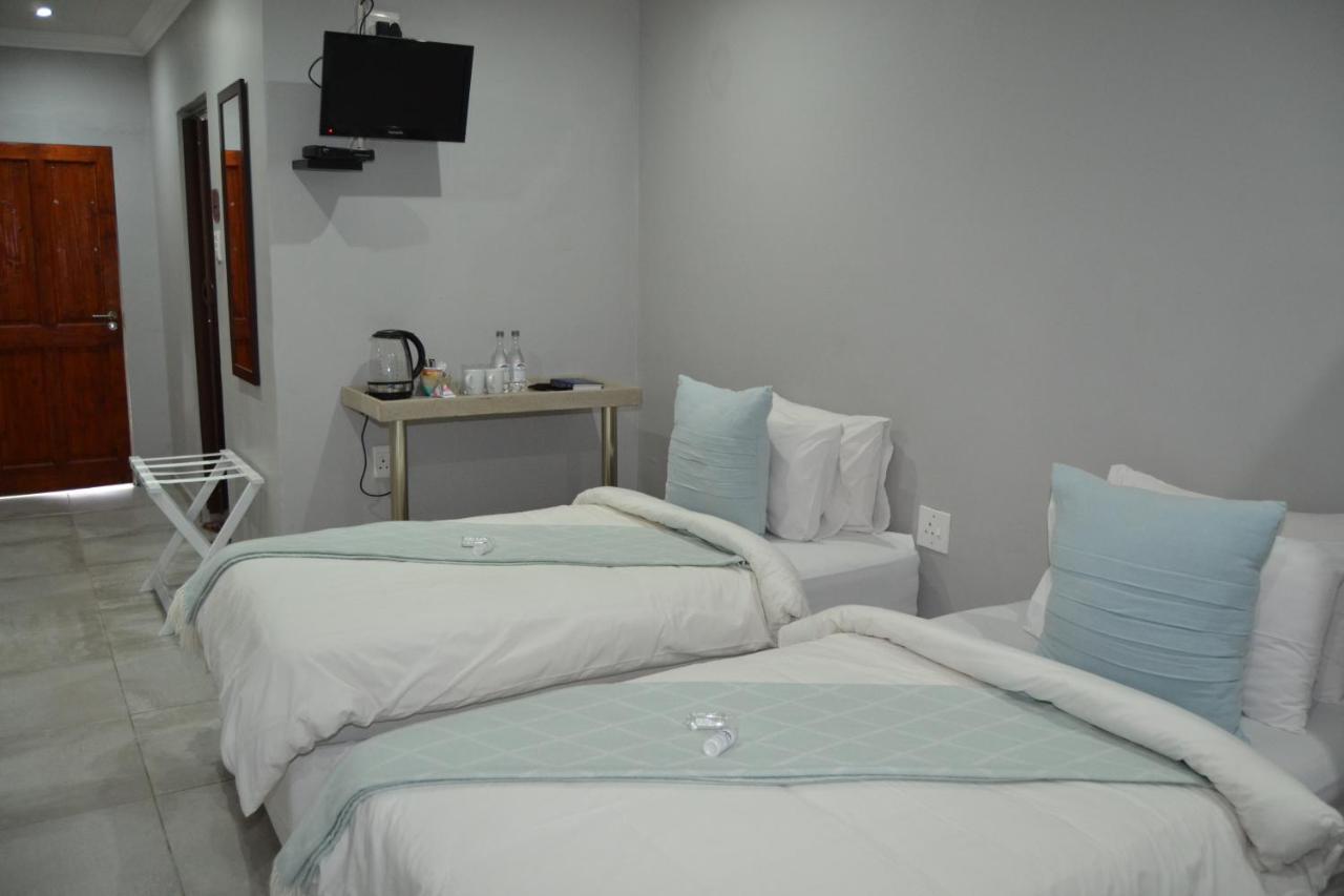 African Sands Guesthouse Load Shedding Free บลูมฟอนเทน ภายนอก รูปภาพ