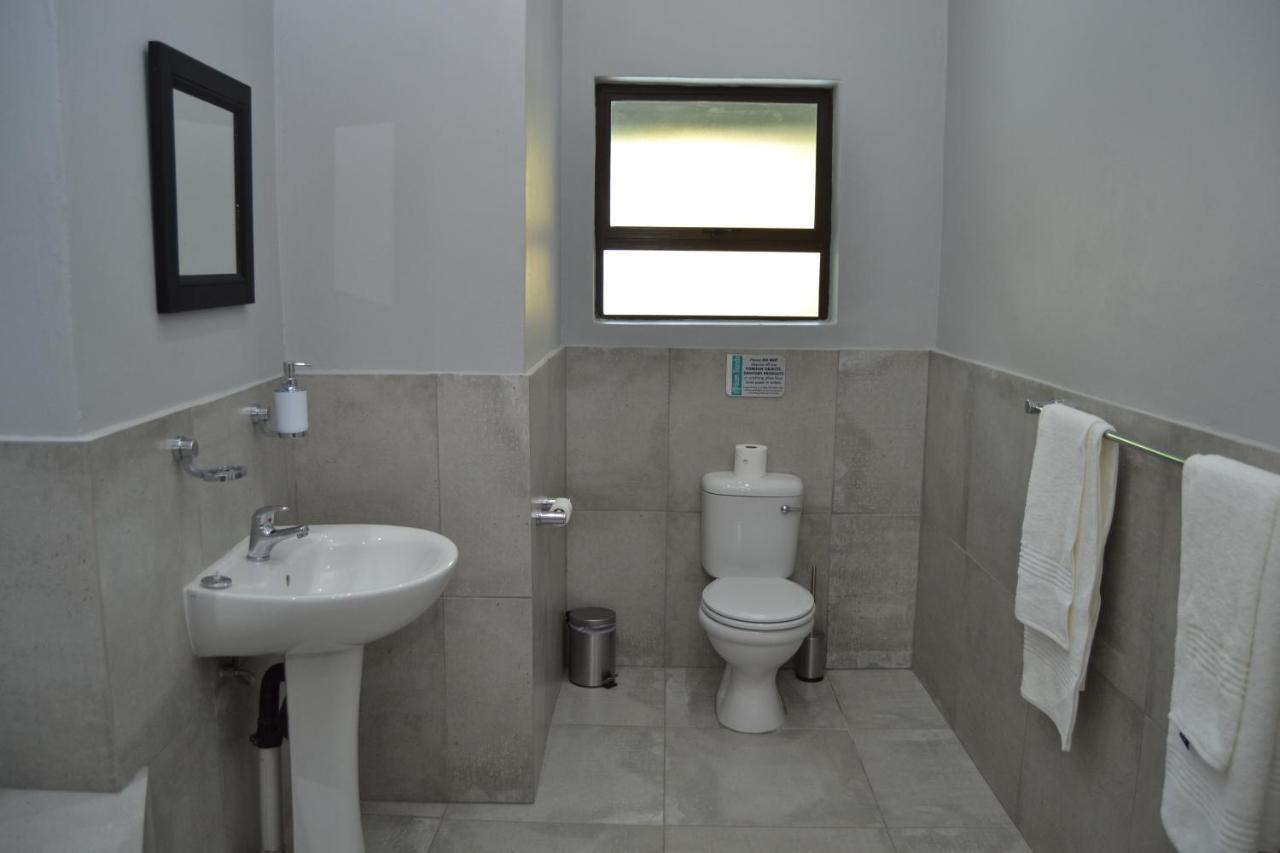African Sands Guesthouse Load Shedding Free บลูมฟอนเทน ภายนอก รูปภาพ